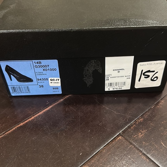 BLACK CHANEL CHAIN PUMPS - Picture 6 of 6